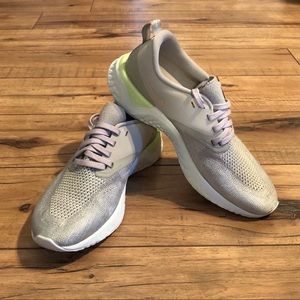 NWOT Nike Woman’s React Flyknit Running Sh…
